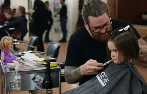 Μάθημα ζωής από ένα κοριτσάκι 3 ετών… [video]