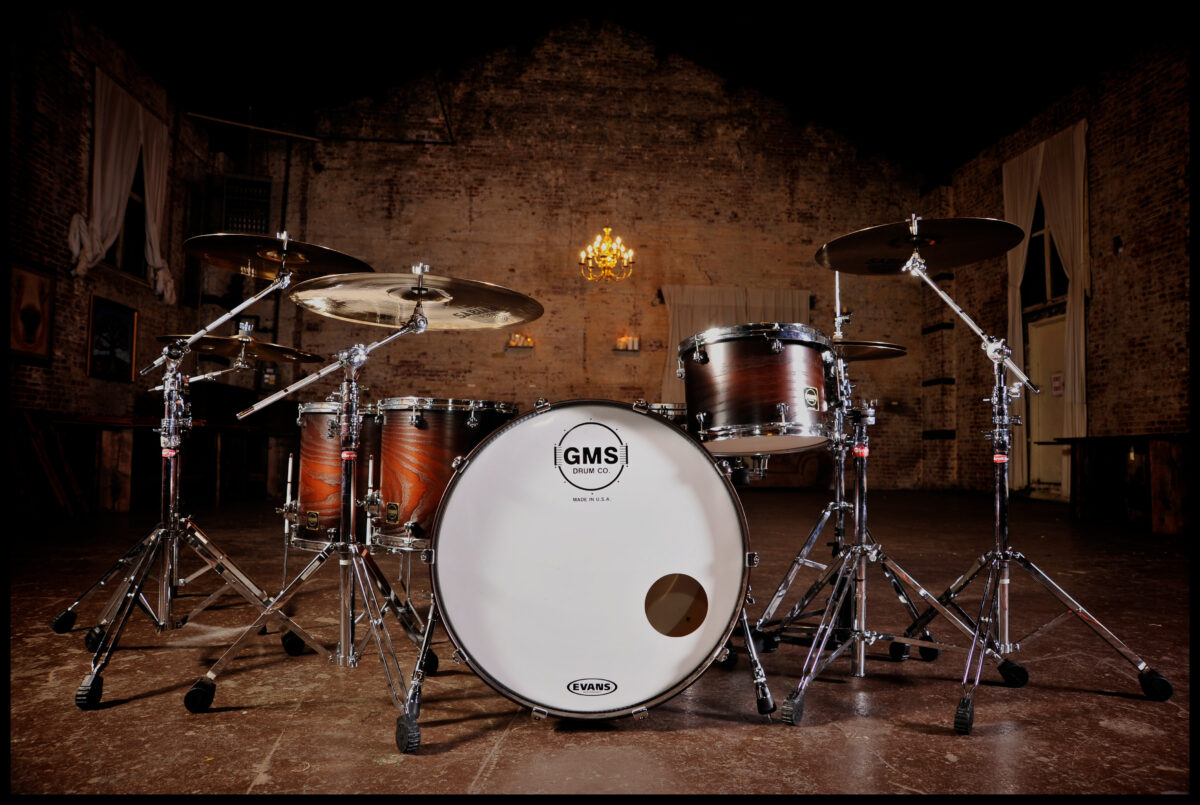 ΔΕΝ ΘΑ ΤΟ ΠΙΣΤΕΥΕΤΕ !! Λιλιπούτειος ντράμερ κλέβει την παράσταση στη Ρωσία… [video]