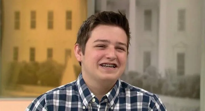 Eίναι 17 χρονών και βγάζει 4.500 ευρώ το μήνα… Δείτε που δουλεύει!