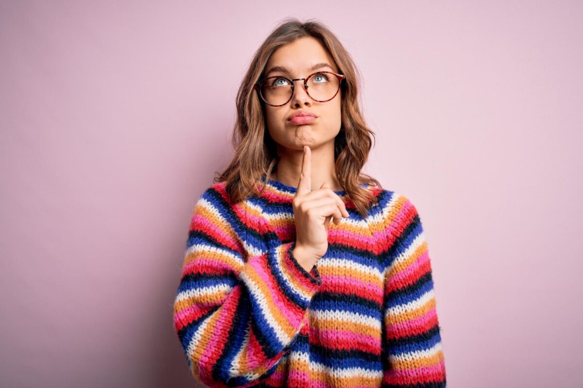 Συμβάλλω ή συμβάλω; Πώς γράφεται σωστά