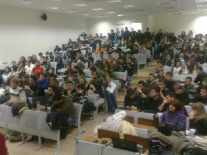 Παροχή μειωμένου εισιτηρίου στους πρωτοετείς χωρίς “πάσο”