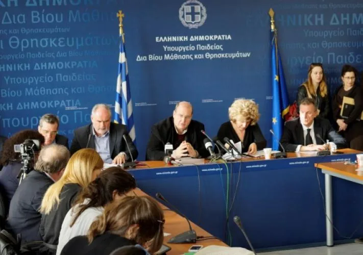 Αλήθειες και ψέματα από τη συνέντευξη Φίλη