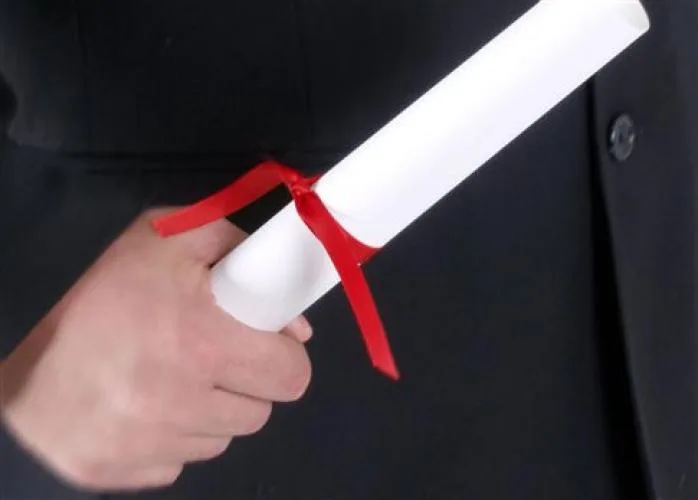 Από κόσκινο θα περάσουν 25.000 πτυχία