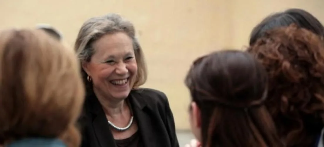 Τα σχολεία θα λειτουργήσουν κανονικά, διαβεβαιώνει η υπουργός Παιδείας την ΚΕΔΕ