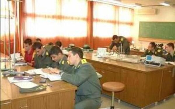 Μαθητές στα χακί θέλει ο Καμμένος: Δημιουργία λυκείων των τριών όπλων, ναυτικού, αεροπορίας και στρατού