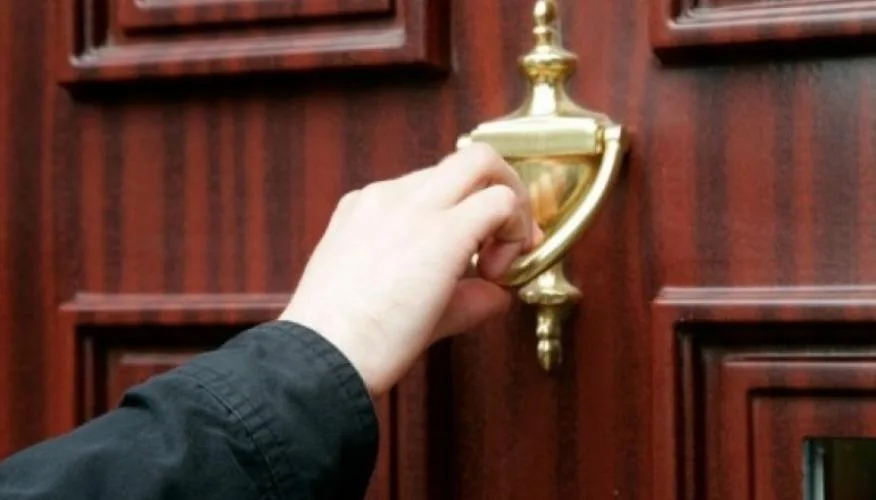 Ο άθεος και η γριούλα (Εξαιρετικό δίδαγμα)