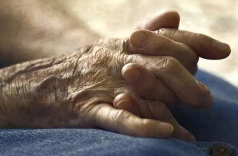 Μάνα συγνώμη και σ’ ευχαριστώ