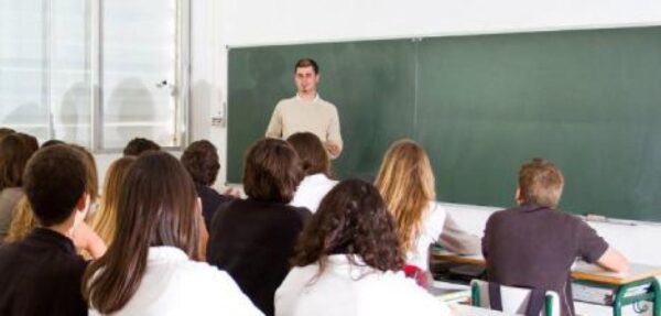 Εργασιακά προβλήματα ωρομισθίων εκπαιδευτικών Σχολείων Δεύτερης Ευκαιρίας