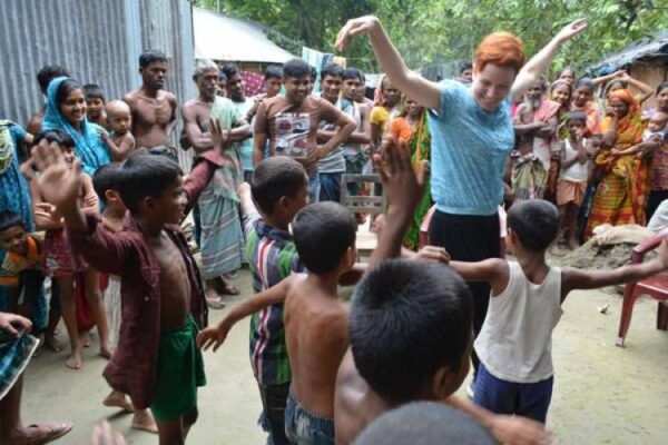 Καλαματιανή δασκάλα στο Μπανγκλαντές σε αποστολή της Action Aid