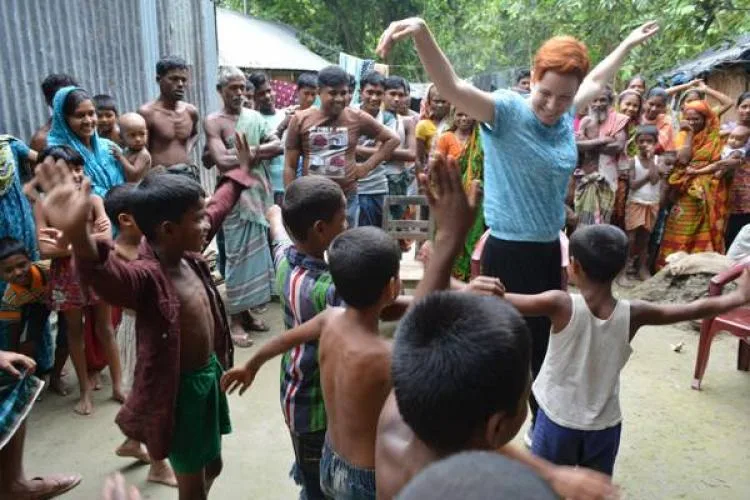 Καλαματιανή δασκάλα στο Μπανγκλαντές σε αποστολή της Action Aid