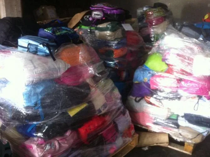 400 σακίδια πλάτης με είδη πρώτης ανάγκης για μικρά παιδιά στη Ρόδο