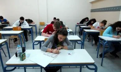 Ποιοι εκπαιδευτικοί  υποχρεούνται να συμμετάσχουν στη βαθμολόγηση γραπτών