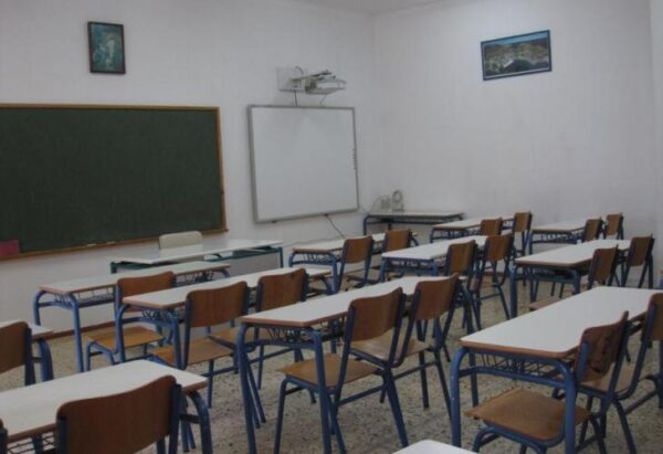Τσιάκαλος (ΑΠΘ): “Άλλο παραπληροφορημένοι γονείς και άλλο ακροδεξιοί αγύρτες”