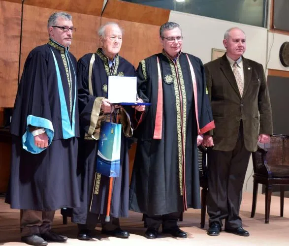 Ενθουσιασμός και συγκίνηση στην τελετή αναγόρευσης του Χαρ. Φαραντάτου