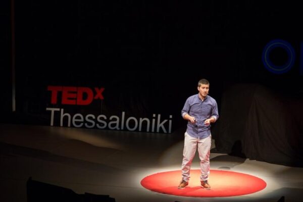 Στέργιος Παρίζας: Ενας ΑΠΙΣΤΕΥΤΟΣ αναπληρωτής δάσκαλος! (video)