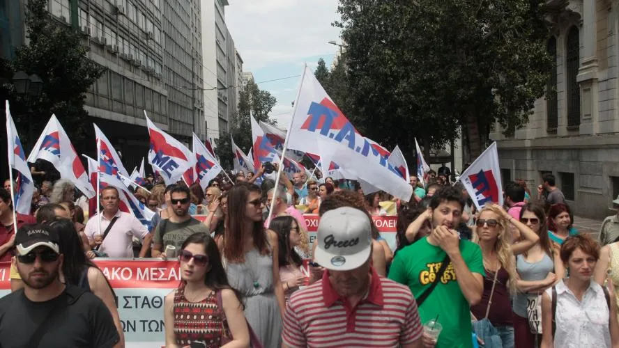 Δυναμικές κινητοποιήσεις εκπαιδευτικών με τη συμπαράσταση φοιτητών και γονιών