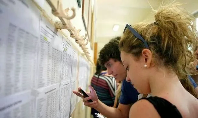 ΠΑΝΕΛΛΗΝΙΕΣ 2015: ΣΕ ΠΟΙΕΣ ΣΧΟΛΕΣ ΘΑ ΕΚΤΟΞΕΥΘΟΥΝ ΟΙ ΒΑΣΕΙΣ
