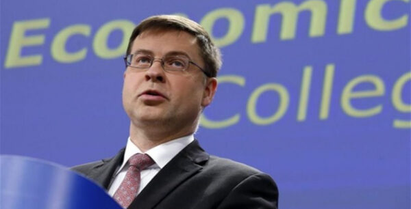 Άχρηστη η κίνηση Τσίπρα σύμφωνα με τον Ντομπρόβσκις