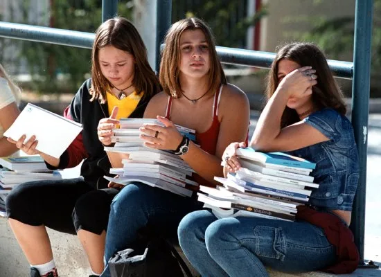 Περισσότερες μετακινήσεις υποψηφίων για τα ΑΕΙ θα καλύψει φέτος το υπουργείο