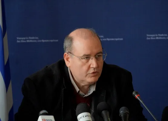 Νίκος Φίλης για αντιδράσεις κατά των προσφύγων στο Ωραιόκαστρο: “Τέτοια φαινόμενα δεν αντιπροσωπεύουν την ελληνική κοινωνία και δεν είναι αποδεκτά”