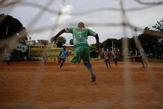 Ο τερματοφύλακας με το ένα πόδι – Πόσα μπράβο αξίζει ;