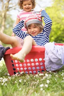 10 τρόποι να σταματήσετε τους αδερφικούς καβγάδες (χωρίς να βάλετε τις φωνές)