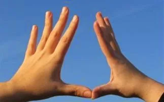 Πώς επηρεάζει τη ζωή μας το χέρι με το οποίο γράφουμε