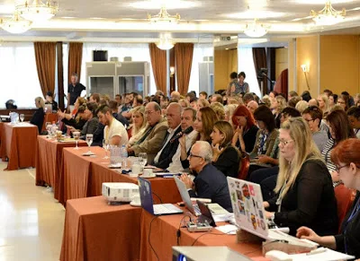 Σχέδιο πρόσληψης Διερμηνέων Νοηματικών Γλωσσών στην εκπαίδευση