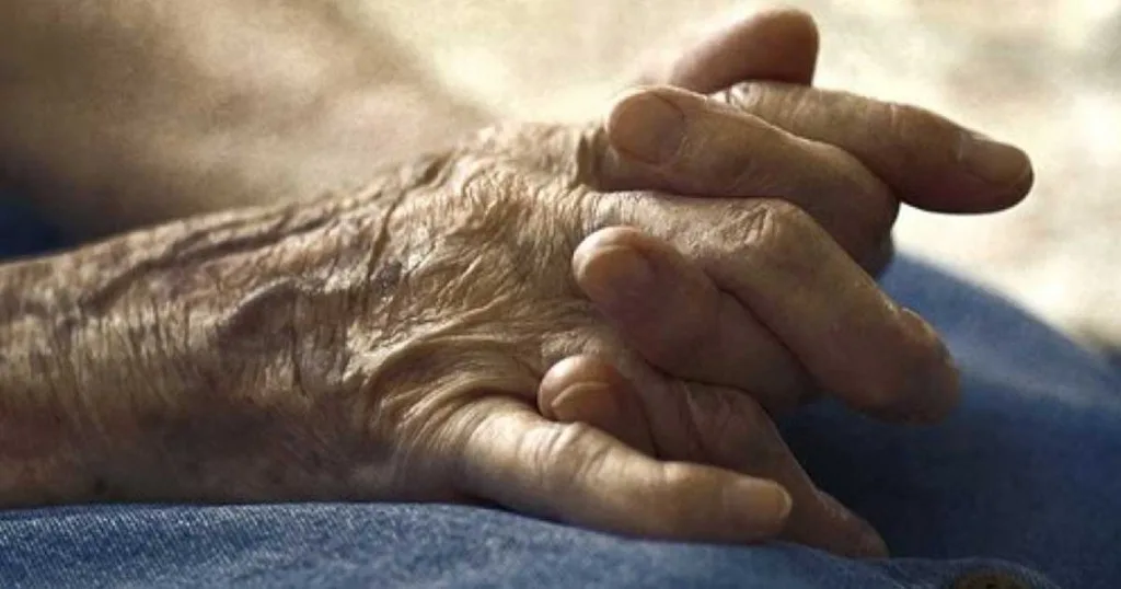 ΣΥΓΚΛΟΝΙΣΤΙΚΗ ΙΣΤΟΡΙΑ: Η …άσχημη μάνα