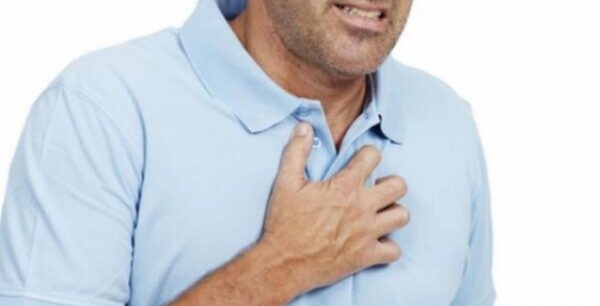 Πόνος στο στήθος: Πού αλλού μπορεί να οφείλεται εκτός από την καρδιά