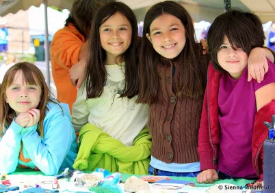 ΜΑΘΑΙΝΟΥΜΕ ΝΑ ΔΙΟΡΓΑΝΩΝΟΥΜΕ ΦΙΛΑΝΘΡΩΠΙΚΟ BAZAAR, ΜΕ ΤΑ ΠΑΙΔΙΑ ΜΑΣ – Σάββατο 23 Νοεμβρίου 2013