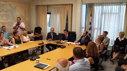 01-08-14 Σύσκεψη του Υφυπουργού Παιδείας και Θρησκευμάτων κ. …