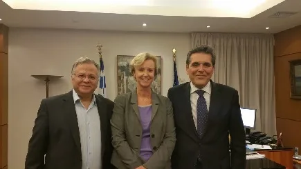 24-11-14 Η πρέσβυς της Σουηδίας στην Αθήνα στον ΥΦΥΠΑΙΘ Αλέξανδρο Δερμεντζόπουλο