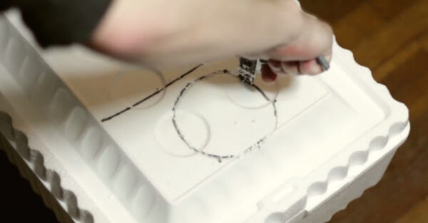 Απίστευτη πατέντα! “Κλιματιστικό” με μόλις 10 ευρώ!