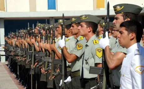 Σε ποιές σχολές εντάσσονται σε ειδικές κατηγορίες τρίτεκνοι και πολύτεκνοι