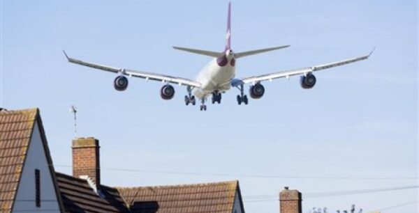 Ο θόρυβος από τα αεροπλάνα αυξάνει τον κίνδυνο υπέρτασης
