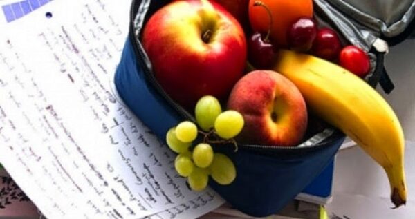 Tι πρέπει να τρώει το παιδί που δίνει εξετάσεις;