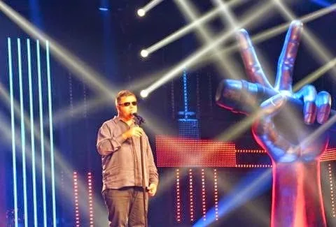 ΣΥΓΚΛΟΝΙΣΤΙΚΟ: Αυτός είναι ο τυφλός παίκτης του The Voice που μάγεψε τους πάντες