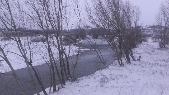 Μοναδικά Θεοφάνεια στα Ρίζια του Έβρου με χιονοθύελλα (βίντεο)