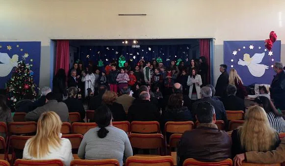 21-12-15 Επίσκεψη του υπουργού, Νίκου Φίλη, σε σχολεία στο Ίλιον