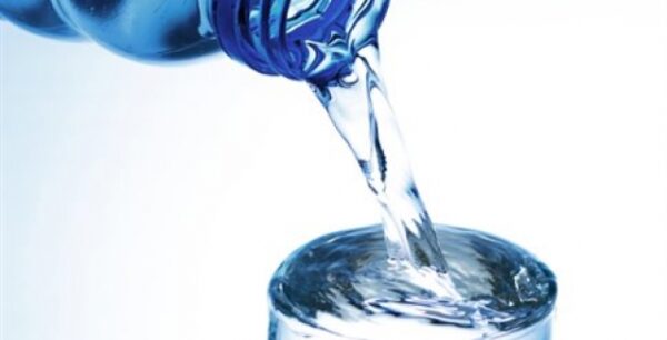 Το νερό είναι το καλύτερο αδυνατιστικό, λένε οι επιστήμονες