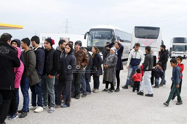 Μαθητές του Μουσικού Σχολείου Λαμίας προσφέρουν το γεύμα τους σε πρόσφυγες