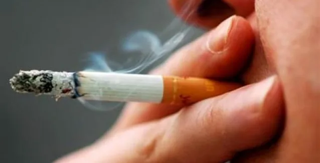 Το κάπνισμα αλλάζει τη μικροβιακή ισορροπία στο στόμα