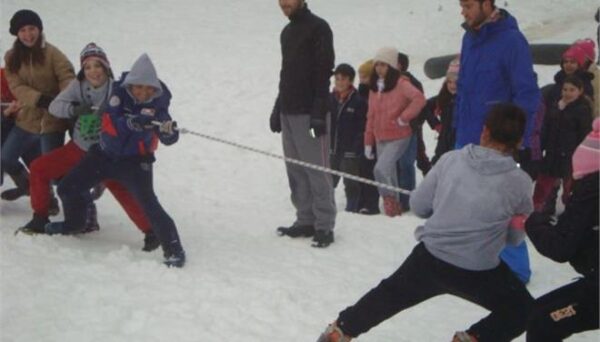 Νωρίτερα στα θρανία αλλά με «λευκή εβδομάδα»