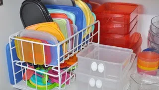 Από τι κινδυνεύετε αν έχετε παλιά τάπερ που βάζετε ακόμα φαγητό