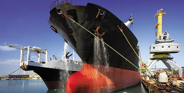 Οι Έλληνες πλοιοκτήτες επένδυσαν 3,7 δισ. το 2016 για αγορές πλοίων
