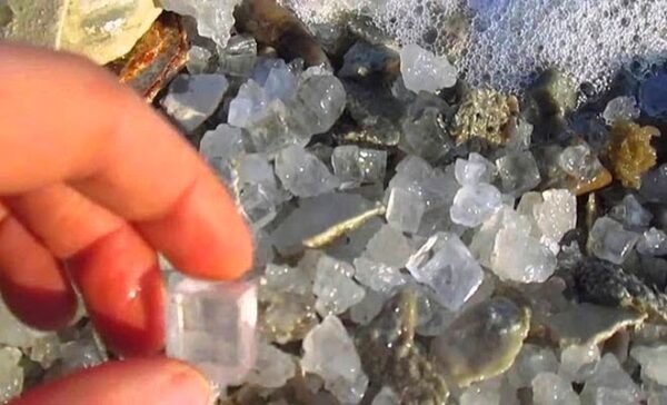 ΕΝΤΥΠΩΣΙΑΚΟ ΦΑΙΝΟΜΕΝΟ! – Mπορείτε να φανταστείτε τι είναι αυτό; (Βίντεο)