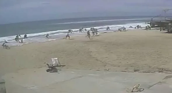 ΑΠΙΣΤΕΥΤΟ VIDEO: Κύμα “καταπίνει” παραλία