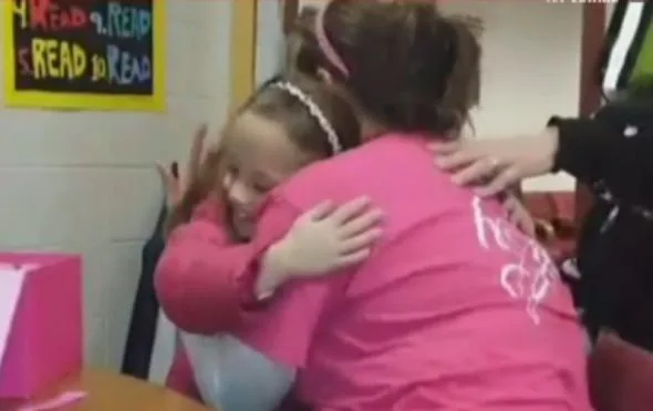 Δώρο ζωής από μία δασκάλα στη μαθήτρια της – ΒΙΝΤΕΟ