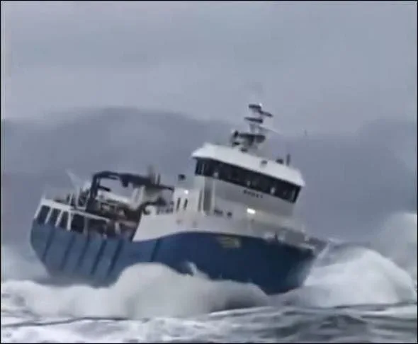 Και όμως… Δεν βυθίστηκαν – ΒΙΝΤΕΟ